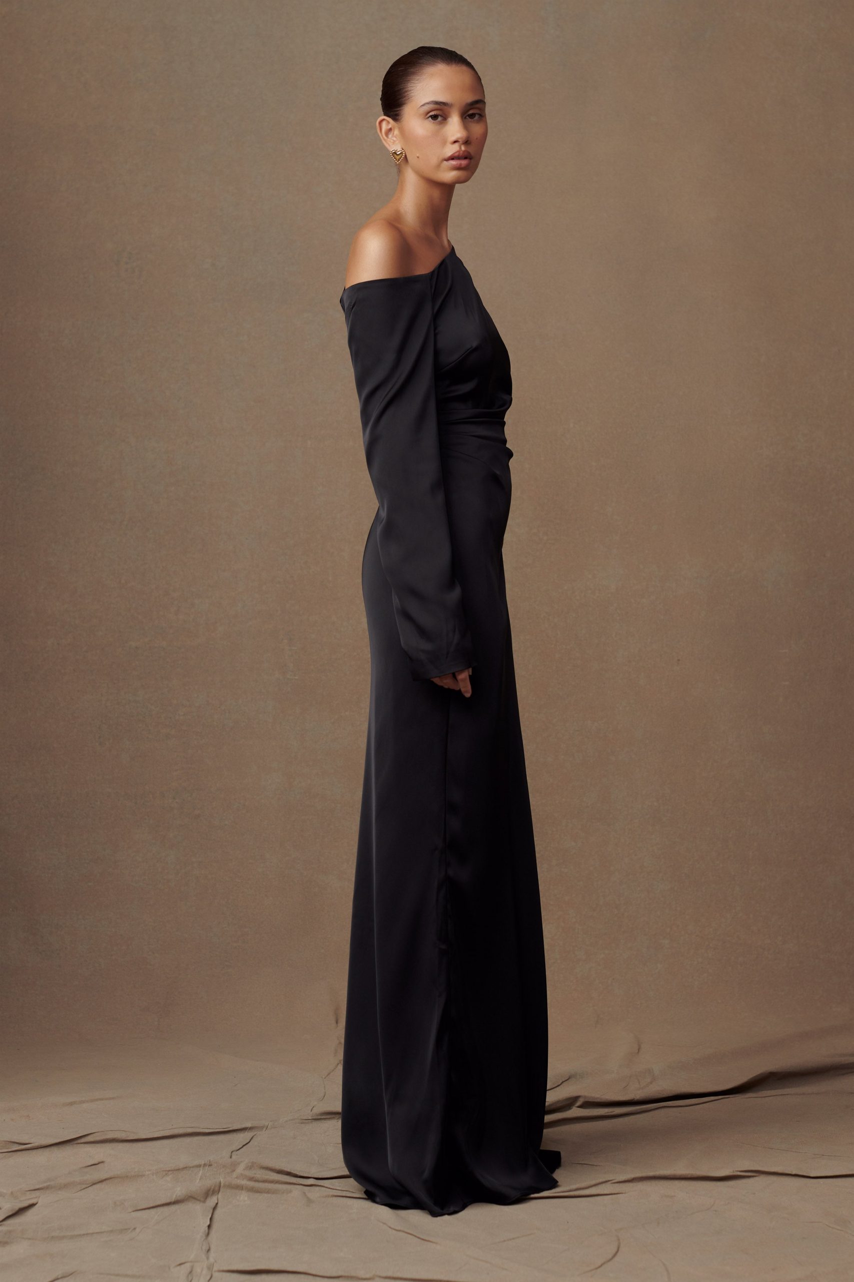 Avery Long Sleeve Maxi Dress - Black - Image 4