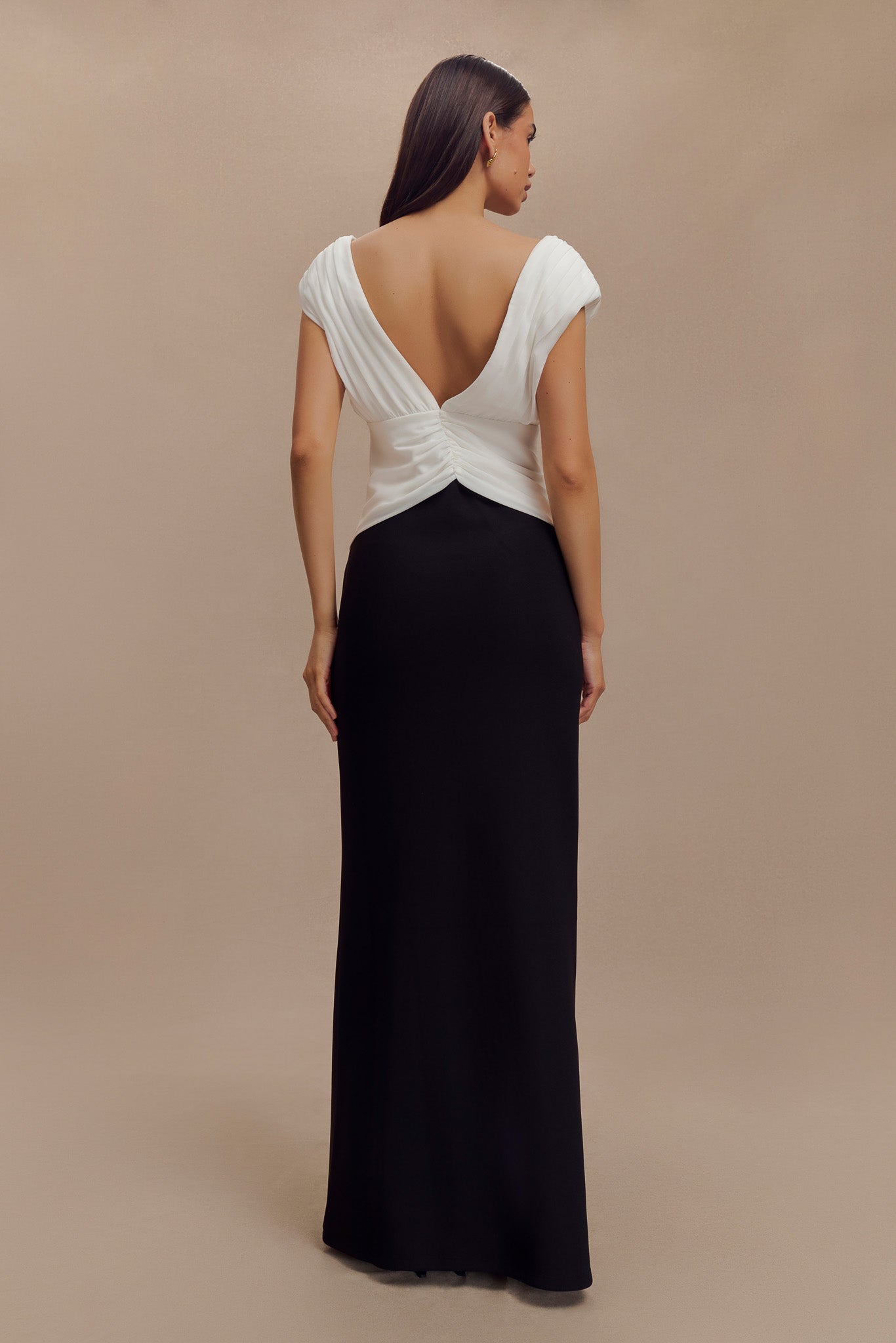Monique Contrast Maxi Dress - Black - Image 2