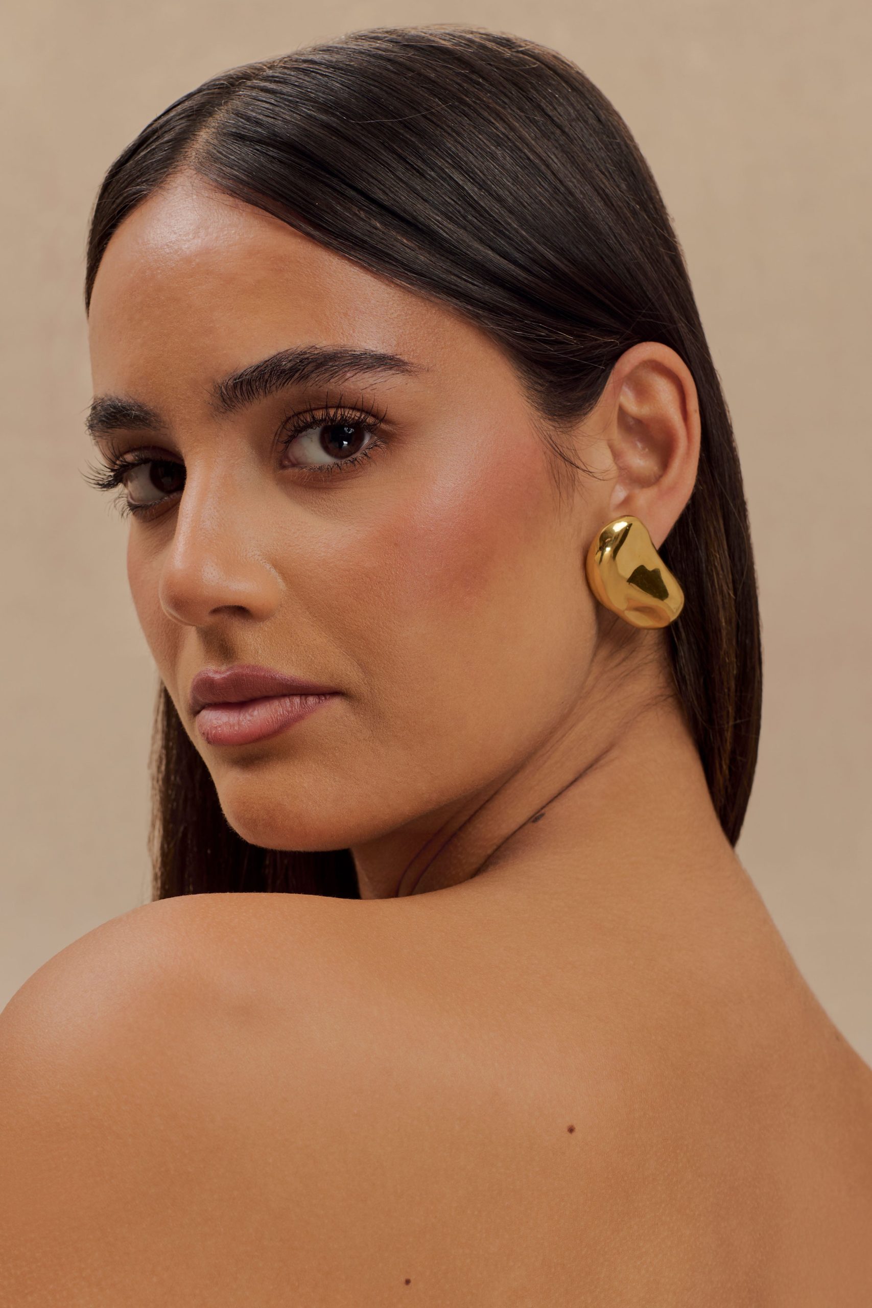 Alicia Horizontal Earrings - Gold - Image 2