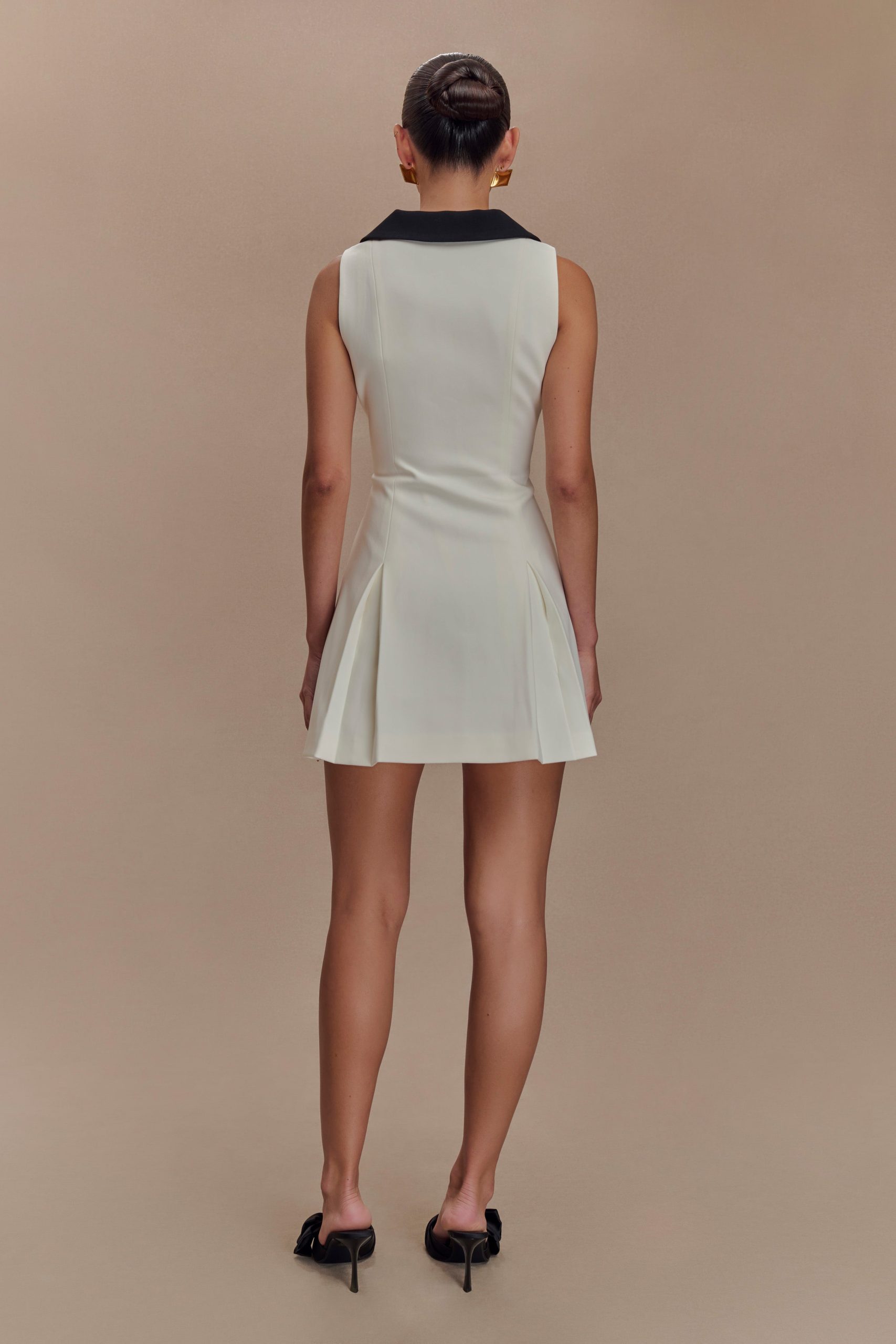 Oli Sleeveless Contrast Mini Dress - Ivory/Black - Image 2