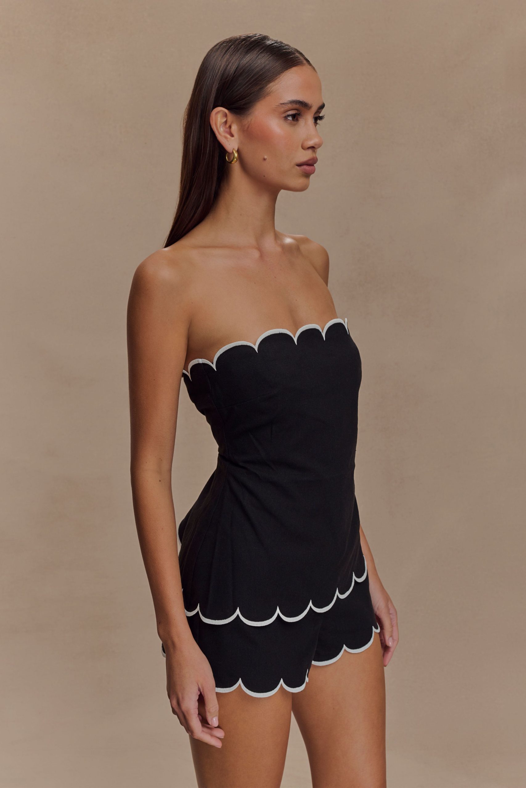 Judith Strapless Scallop Top - Black - Image 4