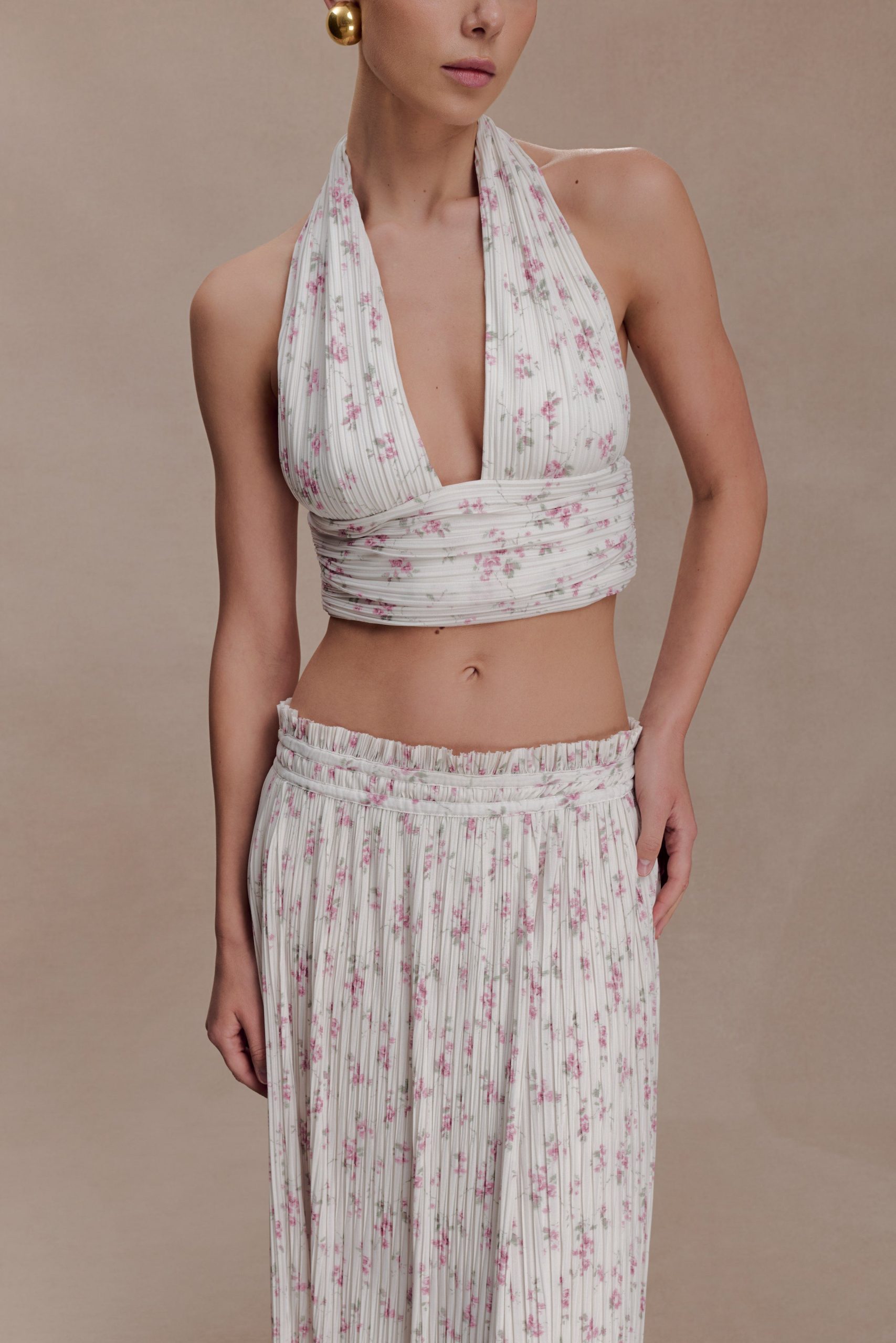 Amaris Sleeveless Plisse Halter Top - Floral Ditsy Print - Image 9