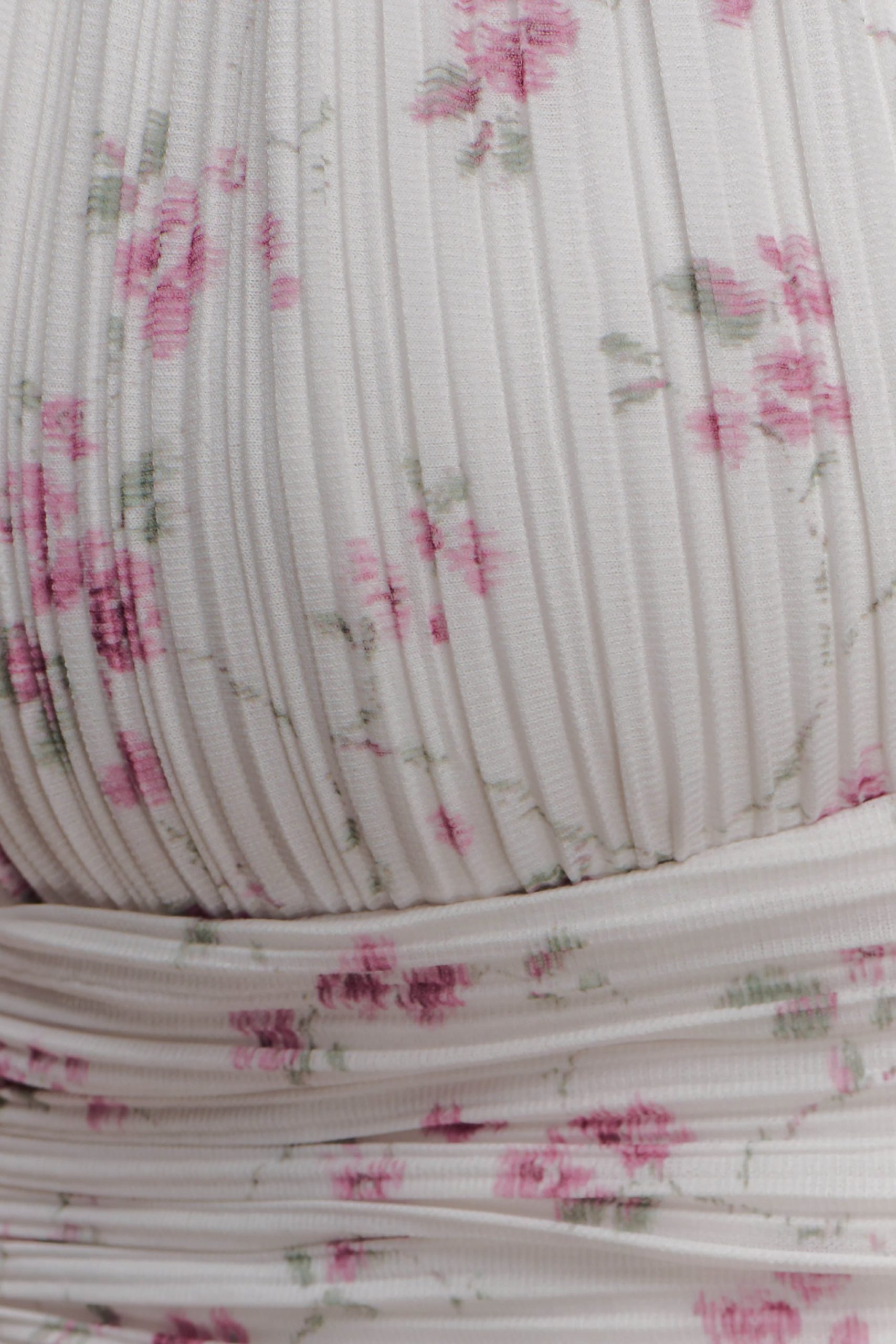 Amaris Sleeveless Plisse Halter Top - Floral Ditsy Print - Image 8