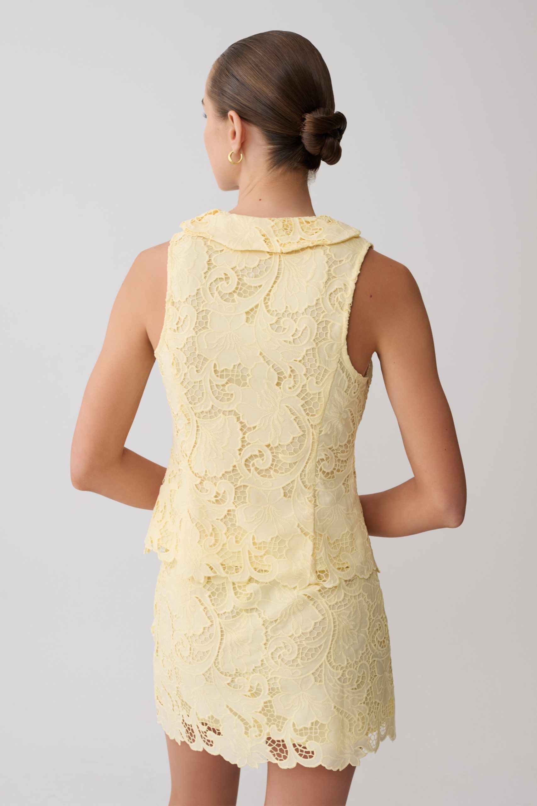 Tessa Broderie Tie Front Sleeveless Top - Lemon - Image 2