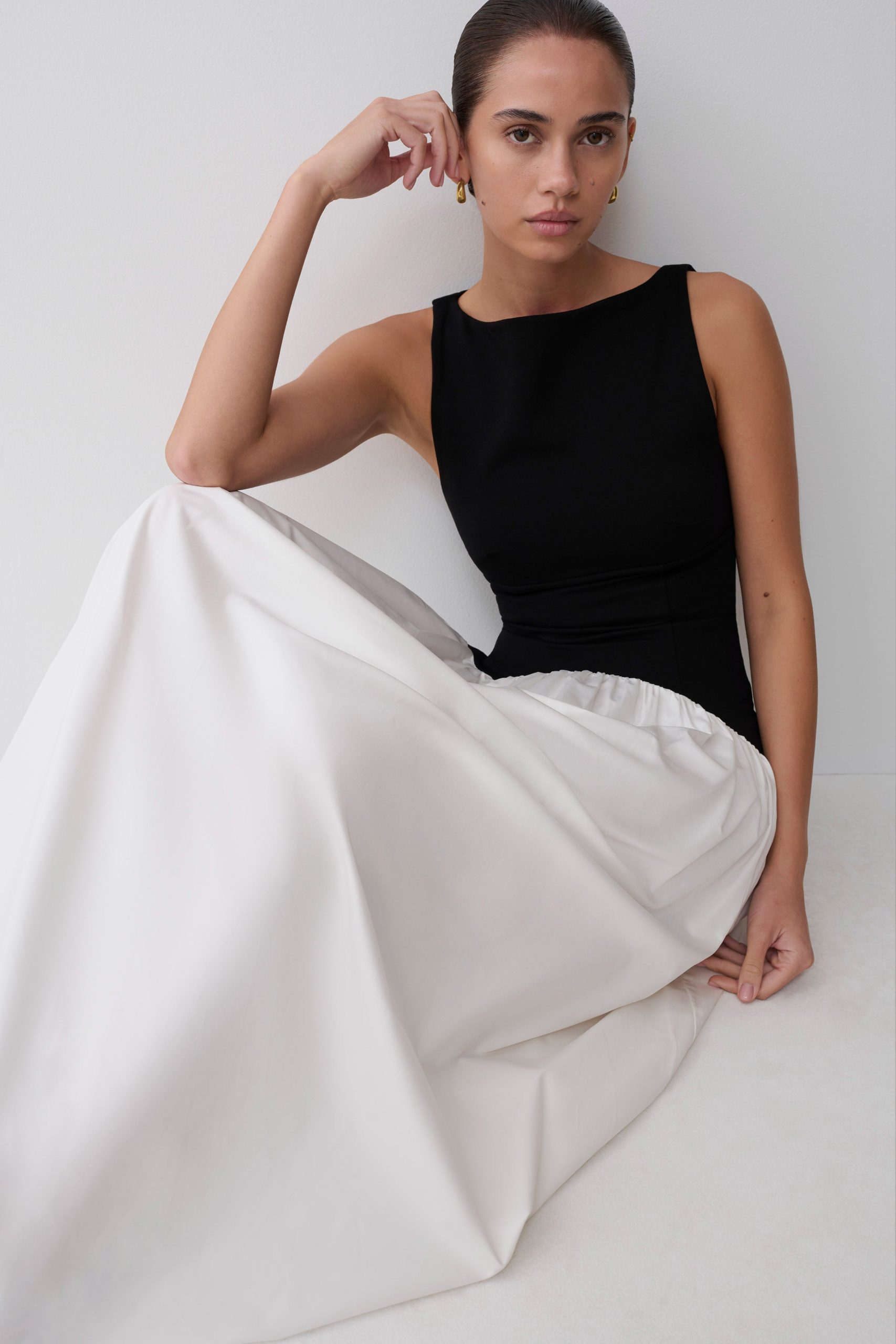 Acacia Contrast Sleeveless Maxi Dress - Black/White - Image 6