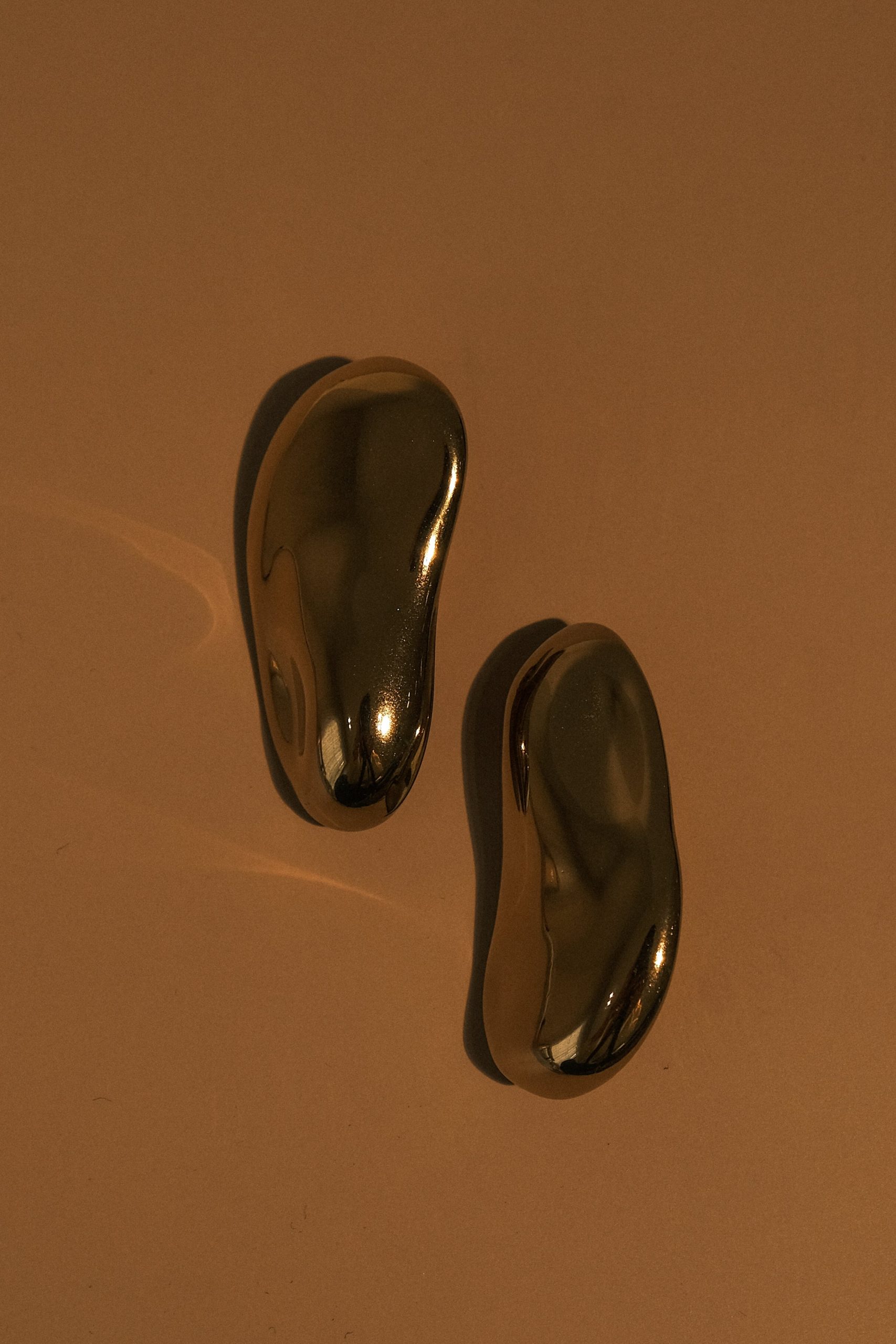 Alicia Horizontal Earrings - Gold - Image 3